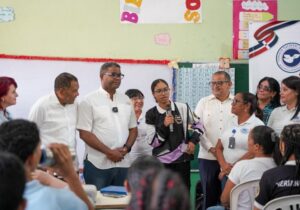 Minerd expresa compromiso de continuar fortaleciendo la educación de discapacitados visuales