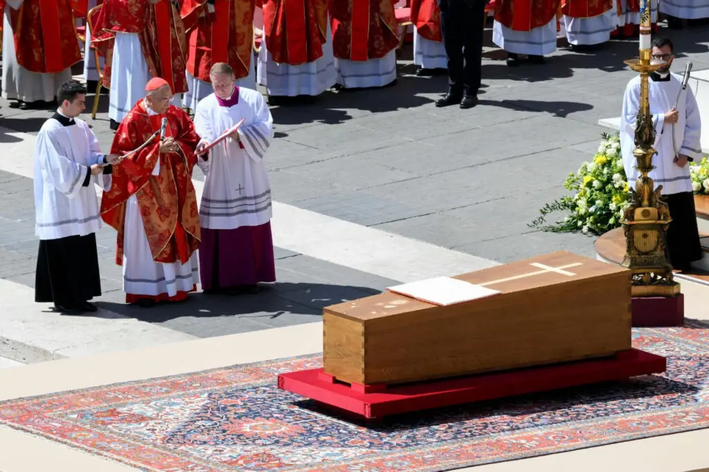 Roma brinda al papa Francisco un adiós multitudinario en su último viaje