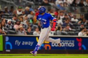 Guerrero Jr., conectó este viernes su segundo vuelacerca de la temporada 2025