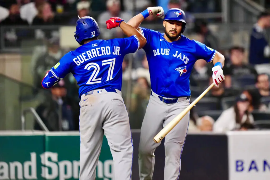Guerrero Jr., conectó este viernes su segundo vuelacerca de la temporada 2025