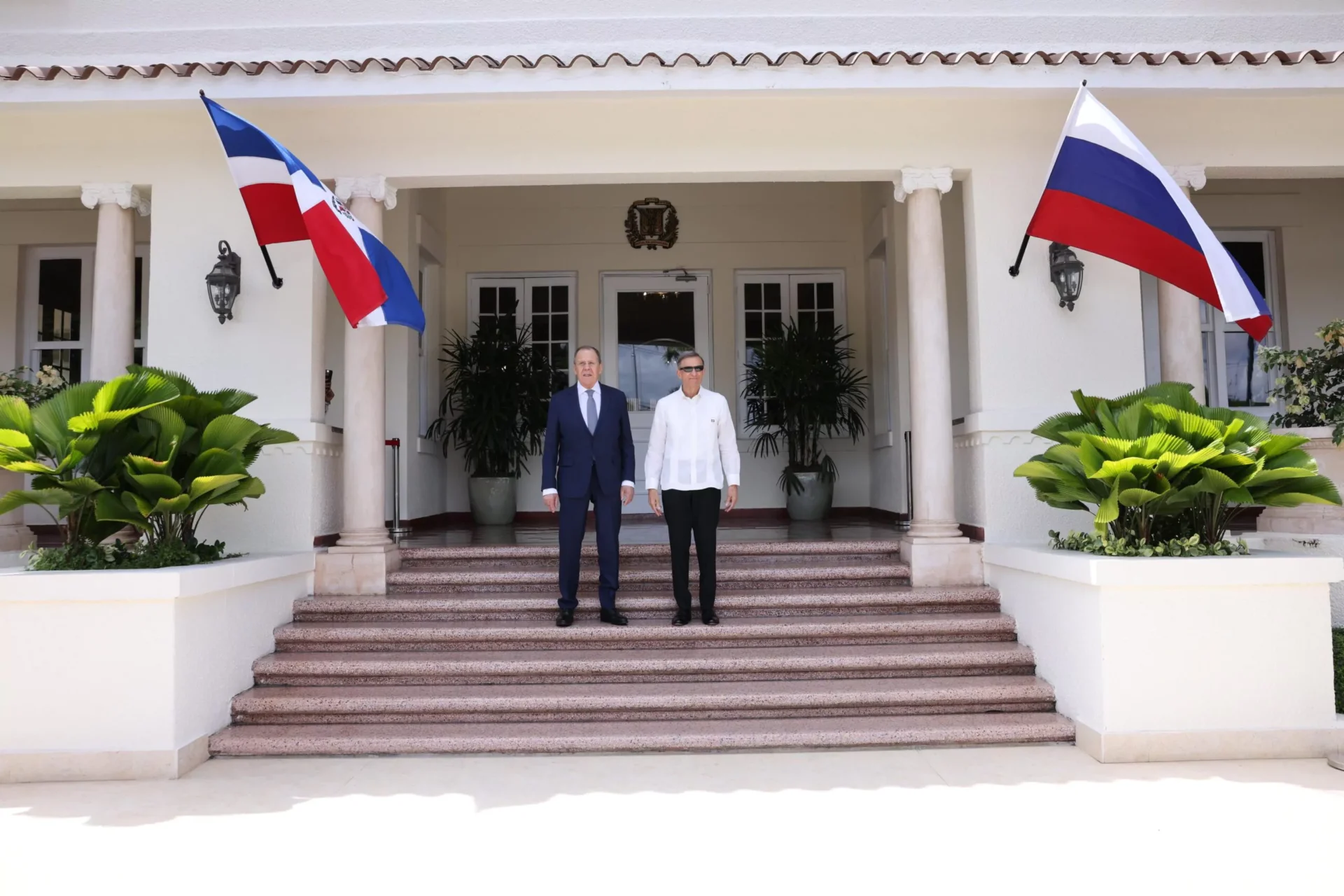 Canciller ruso Sergey Lavrov llega al MIREX para reunión con Roberto Álvarez
