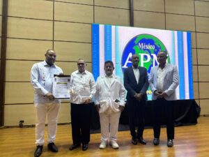 Culmina con éxito en la Cumbre Internacional de la Voz con más de 400 asistentes y premiaciones destacadas