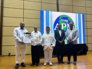 Culmina con éxito en la Cumbre Internacional de la Voz con más de 400 asistentes y premiaciones destacadas