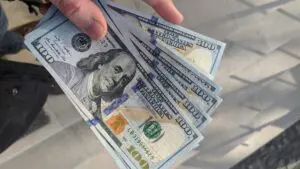 Precio del dólar hoy en RD 02 de mayo 2025: compra y venta