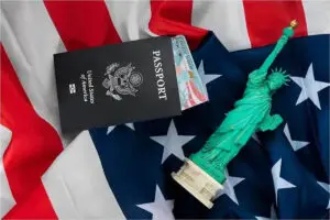 Lotería de visas 2025-2026: Revisa si eres elegible para Green Card