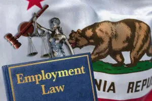 Ley en California permite a inmigrantes acceder a más empleos