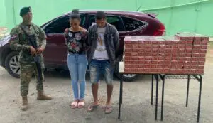 Ejército arresta pareja con contrabando de 39 mil cigarrillos oculto en una jeepeta en Santiago Rodríguez