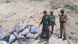 Autoridades incautan carbón y cigarrillos ilegales en operativo en Jimaní