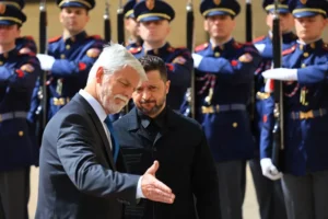 Zelenski llega a Praga para reunirse con el presidente checo, Petr Pavel