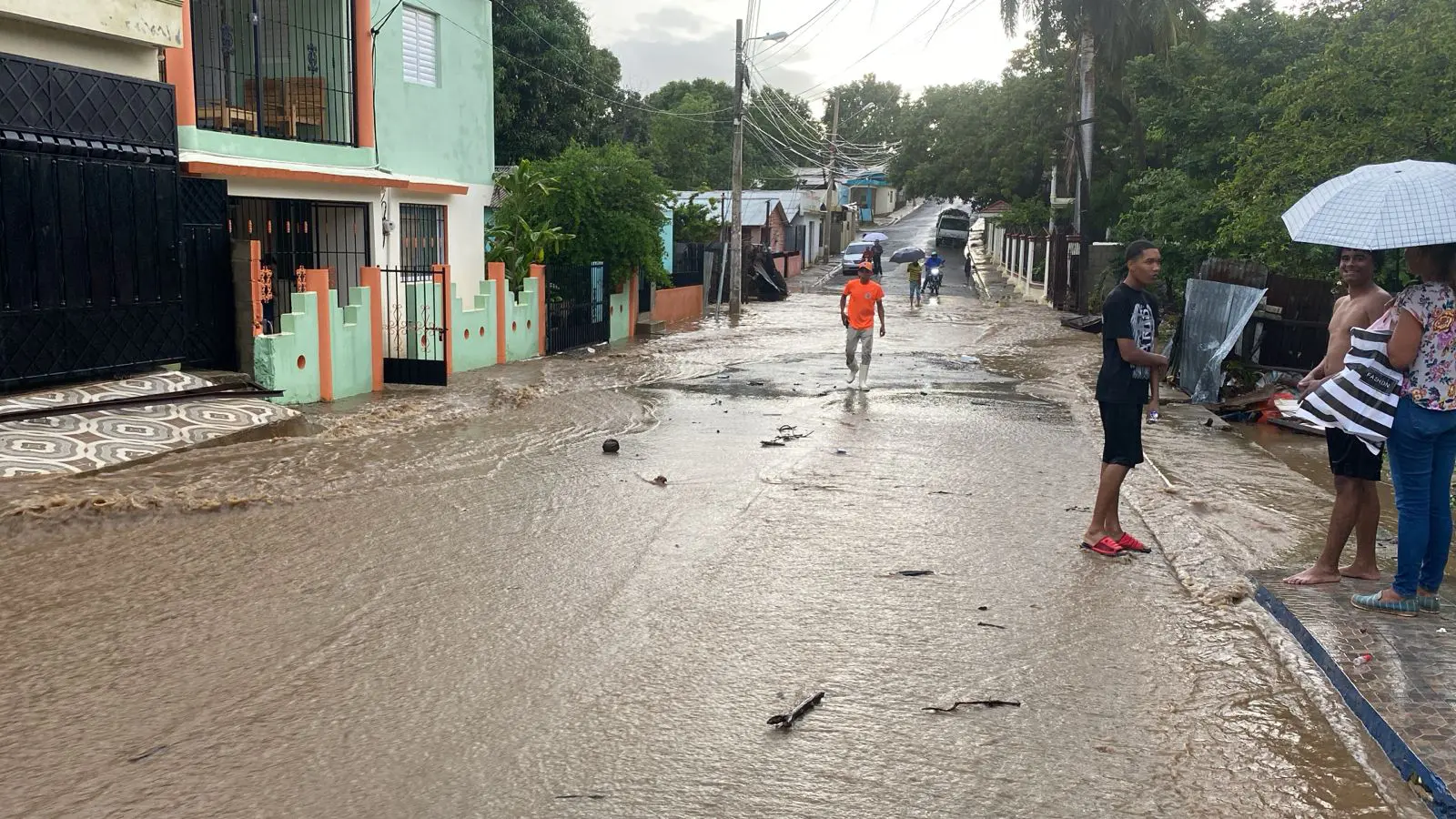 Autoridades siguen activas en la supervisión de las comunidades y el efecto de las lluvias