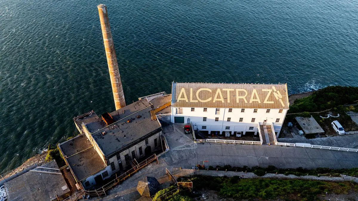 ¿Cómo es Alcatraz, la cárcel temida que Trump propone reabrir?