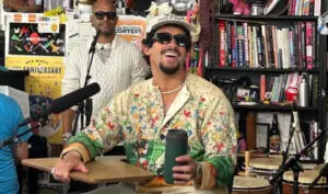 Bad Bunny continúa su racha histórica con un debut récord en el Tiny Desk de NPR