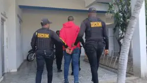Policías apresan a alias 