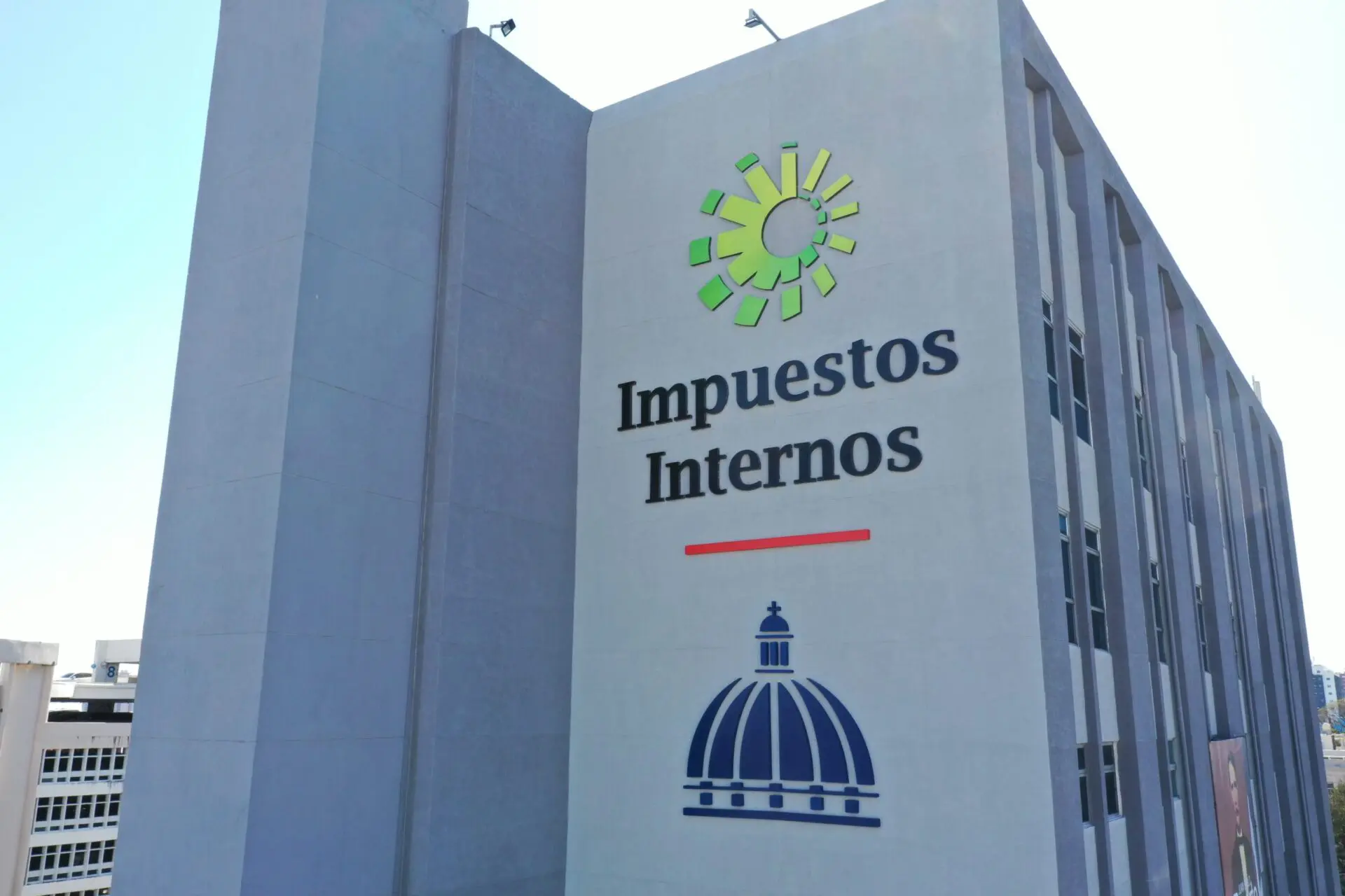 Por primera vez: DGII recauda más de RD$100,000 millones en un mes