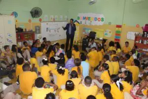 Fiscalía de Santiago imparte charla a estudiantes sobre peligrosidad del uso de drogas