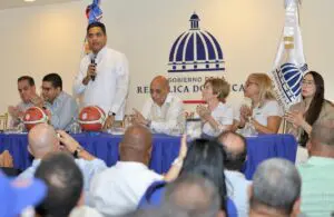 Ministro Kelvin Cruz anuncia apoyo a la Liga Nacional de Baloncesto Femenino