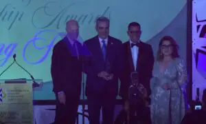 Presidente Abinader recibe Premio al Liderazgo en Washington