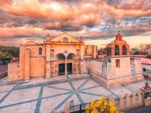 Tocan las campanas en la Catedral Primada de América tras anuncio del nuevo papa