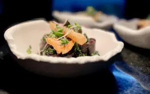 Fuego, sabor y diseño: así es Charcoal, lo nuevo en Evaristo Morales