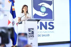 Vicepresidenta entregarenovada Emergencia Hospital Municipal Srta. Elupina Cordero en Sabana de la Mar