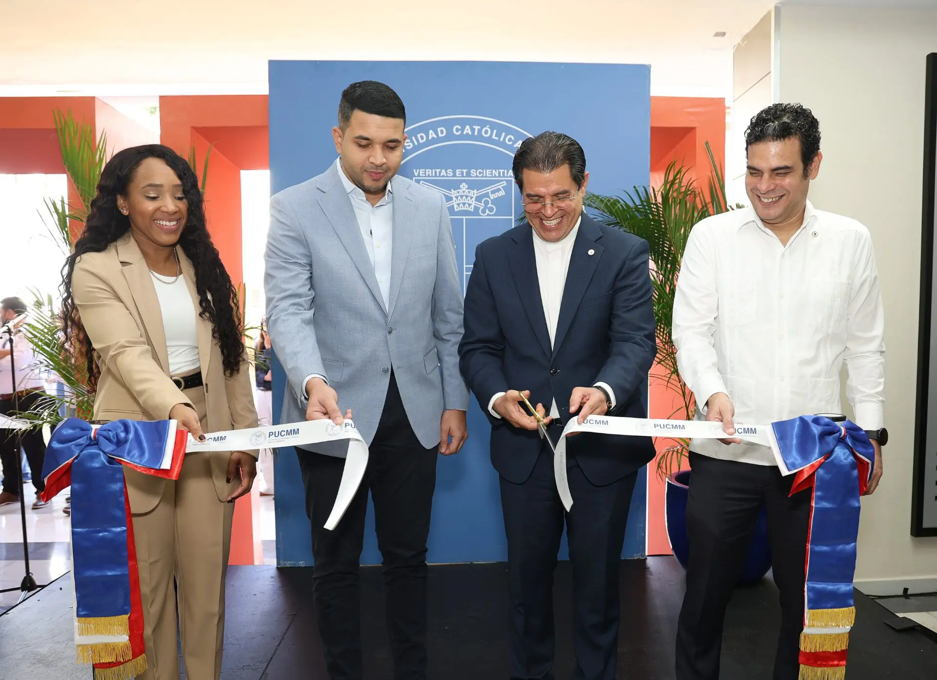 PUCMM celebra exitosamente su feria de empleo “Invest in Yourself”