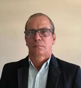 Artista plástico representará a Dominicana en exposición internacional