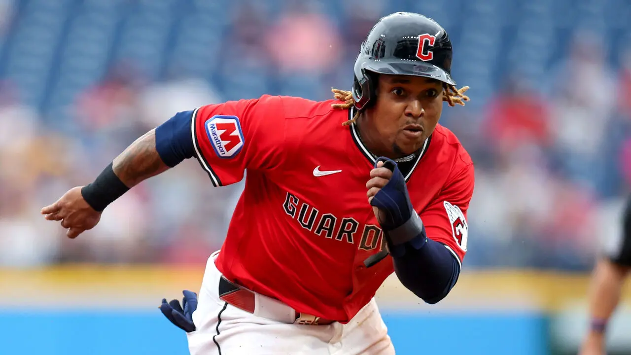 Jugadores de la MLB en acción durante los partidos del 12 de mayo de 2025