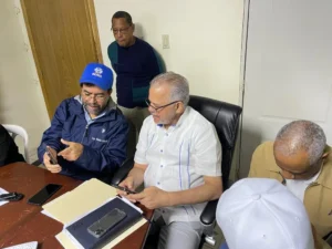 Comité de presa en desagüe de embalse Tavera-Bao