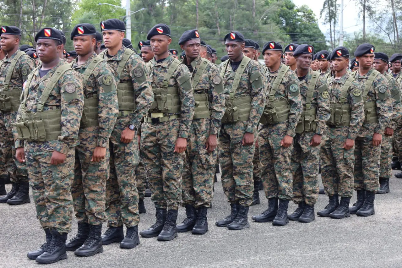 Ejército Dominicano despliega otros 800 soldados en la frontera para reforzar la seguridad nacional