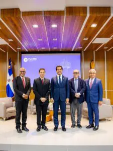 Omar Fernández lidera foro académico en Santiago sobre reforma al sistema de justicia dominicano