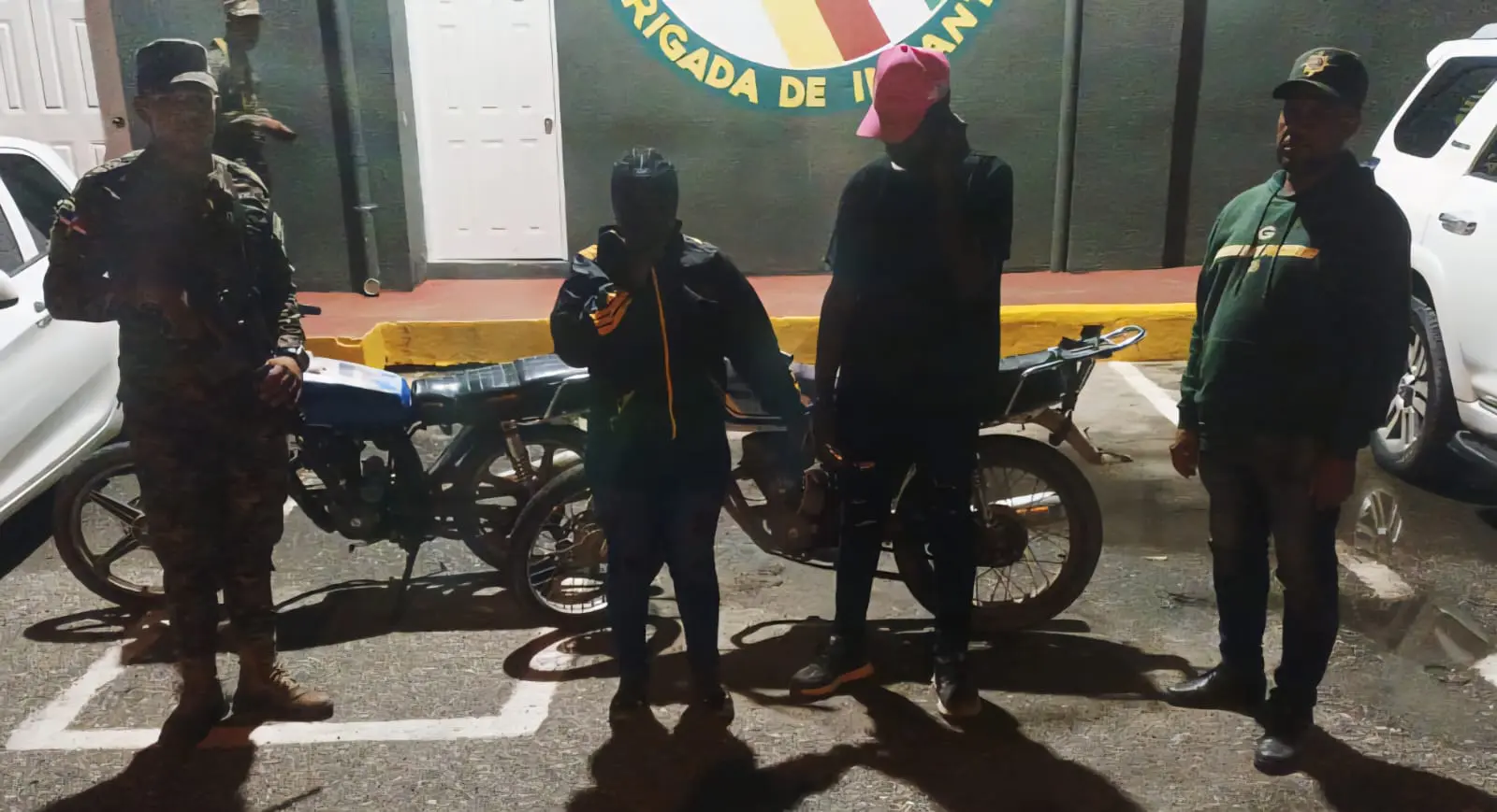 Retienen motocicletas en las que eran transportados haitianos indocumentados