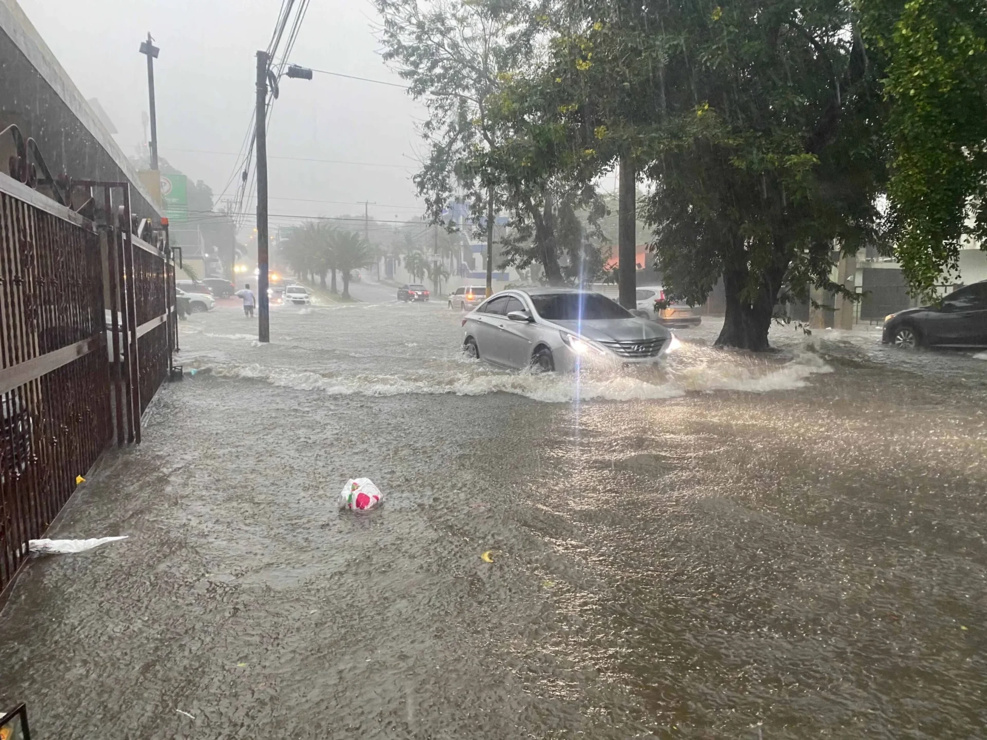 Ministerio de Trabajo exhorta a flexibilizar horarios laborales en zonas bajo alerta roja por lluvias