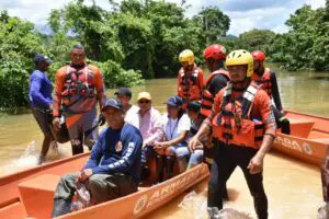 Gobierno y Defensa Civil realizan operativo de asistencia humanitaria en Bajo Yuna