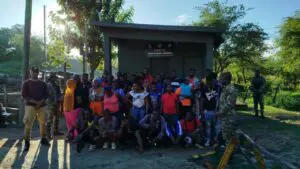 44 inmigrantes indocumentados fue interceptado por el Ejército en Dajabón