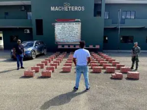Envían ante el Ministerio Público hombre detenido con contrabando de 368 mil cigarrillos en Valverde