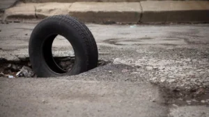 Residentes de Santo Domingo Este y Norte reclaman asfaltado de calles deterioradas (Foto Externa)