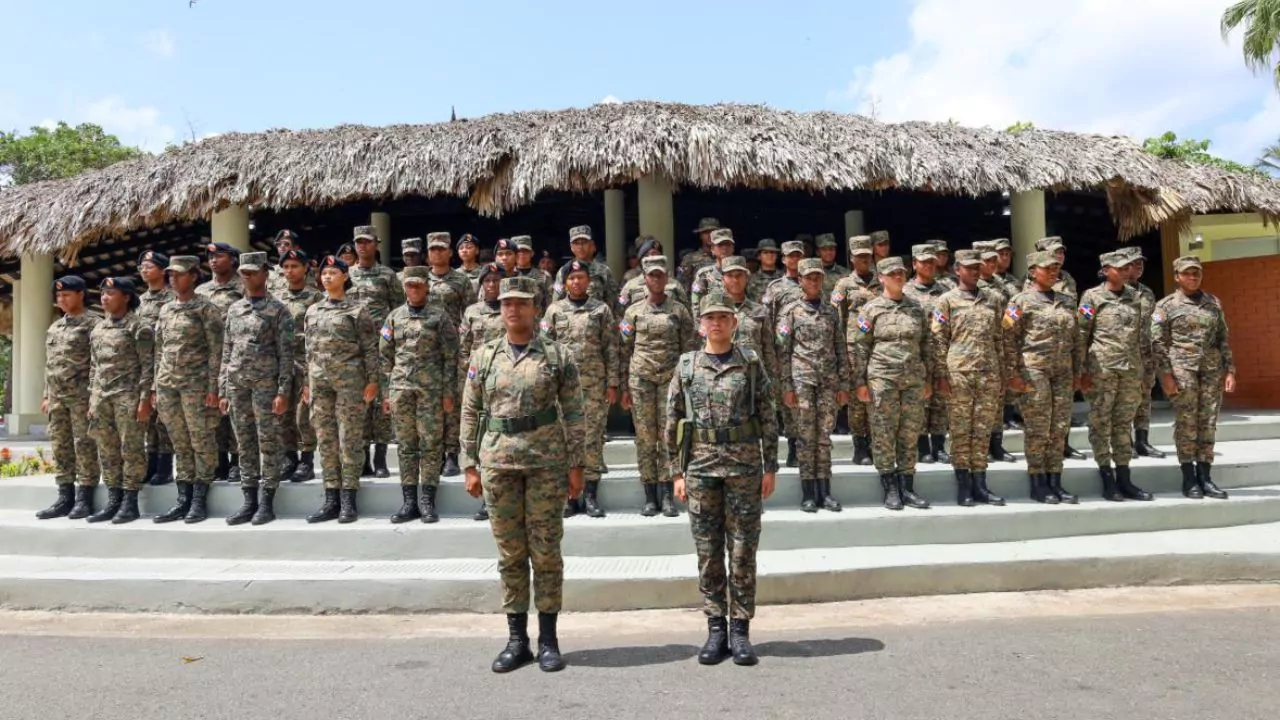 Ejército Sur EEUU entrena soldados ERD en manejo de traumas posteriores a labores de rescate
