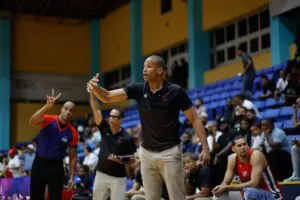 Eulis Báez, dirigente Leones de Santo Domingo
