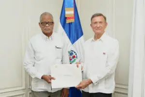 Emmanuel Fritz se presentó en febrero ante el canciller Roberto Álvarez