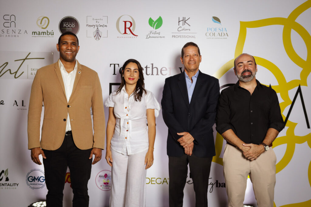 Ariel Gutierrez, Laury Veloz, Roberto Rodriguez y Rafael Planelles