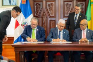 Senado de la República Dominicana y Parlamento de Jamaica firman acuerdo para el desarrollo de relaciones interparlamentarias