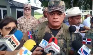 Ministro de Defensa y comandante general del Ejército supervisan despliegue en frontera con Haití