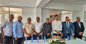 Alcalde Alex Díaz entrega remozada funeraria del sector Ribera del Jaya en SFM