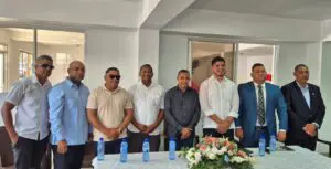 Alcalde Alex Díaz entrega remozada funeraria del sector Ribera del Jaya en SFM
