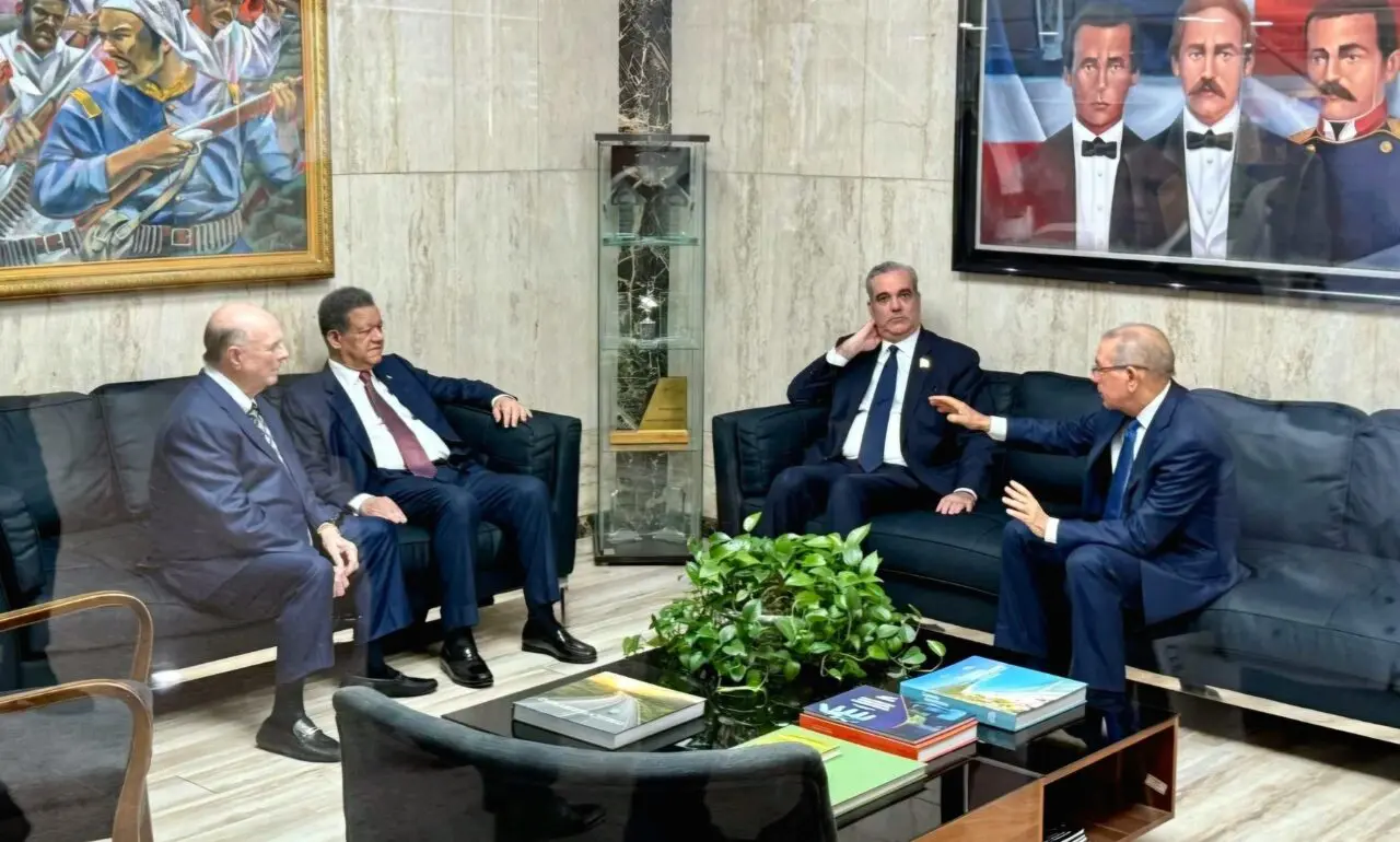 Gobierno dominicano convoca al CES para enfrentar crisis haitiana con apoyo de expresidentes
