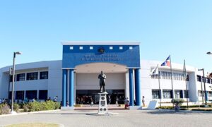 Comerciante chino será sometido a la justicia por obstruir operativo migratorio en la avenida Duarte