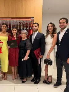 La nieta del expresidente Leonel Fernández celebra su graduación académica