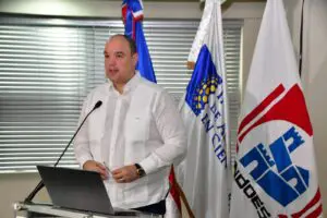 Especialistas debaten efectos de la guerra comercial entre China y Estados Unidos en taller académico organizado por Cendoesch e IGLOBAL.