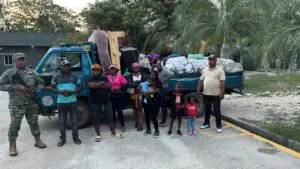 En un camión de mudanzas fueron detenidos 07 haitianos
