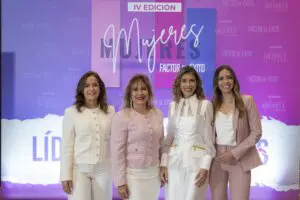 Isabel Cristina Rolo, Isabel Figueroa de Rolo, Rayvelis Roa y Arianna Rolo. FUENTE EXTERNA